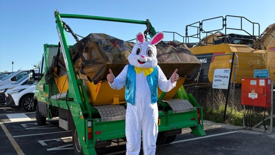 Hospital patients receive eggs-ellent gift from National Highways’ M27 project team
