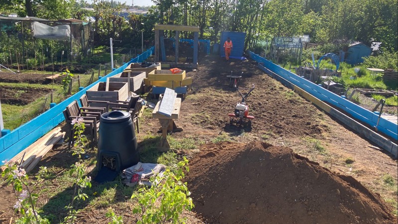 Contractors dig deep for Northampton community charity