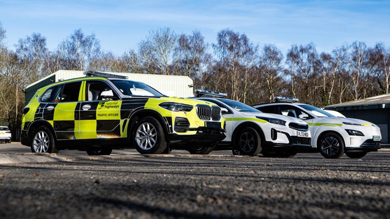 Managing major roads with electric vehicles