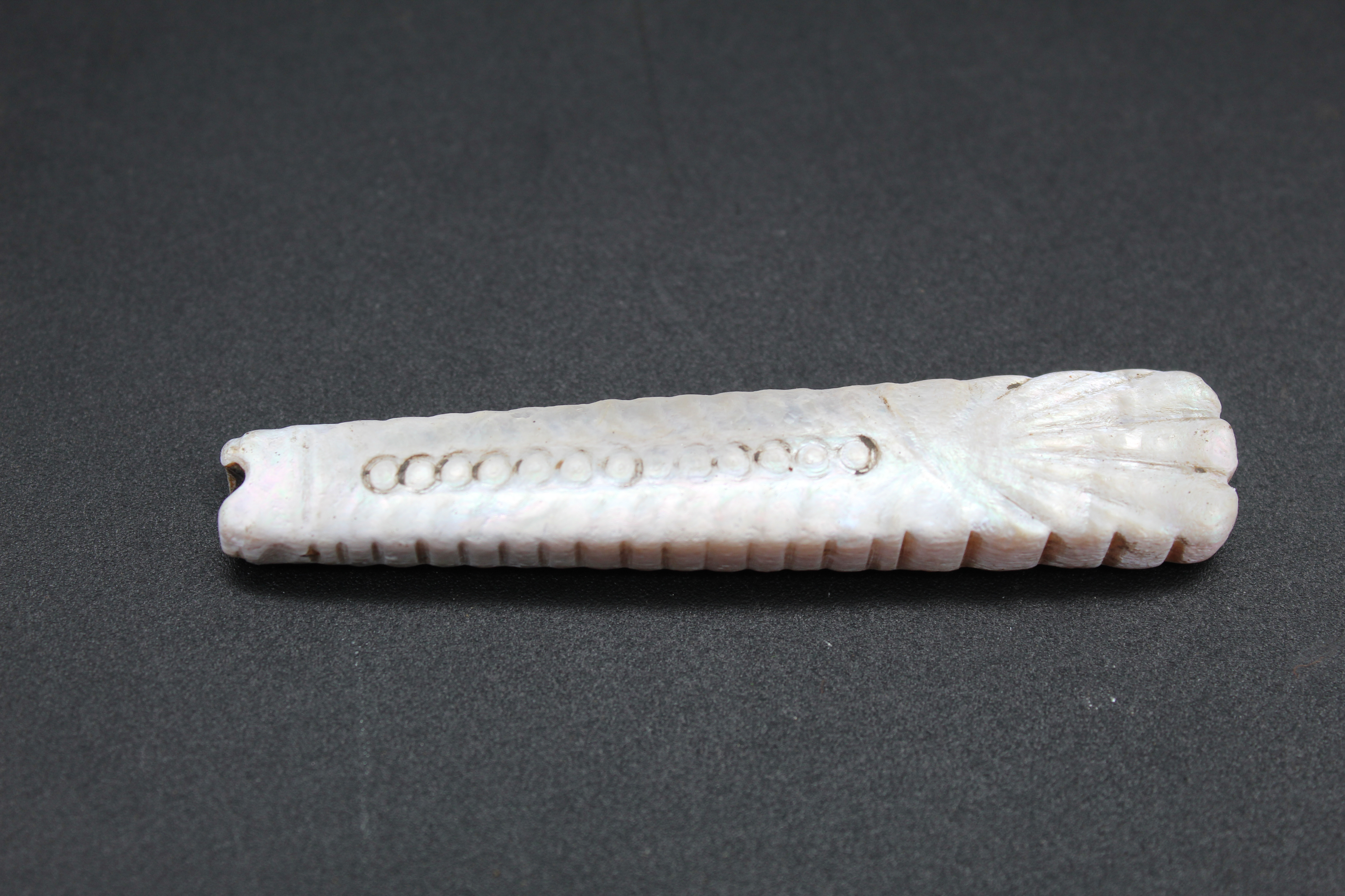 Mother of pearl knife handle example 2