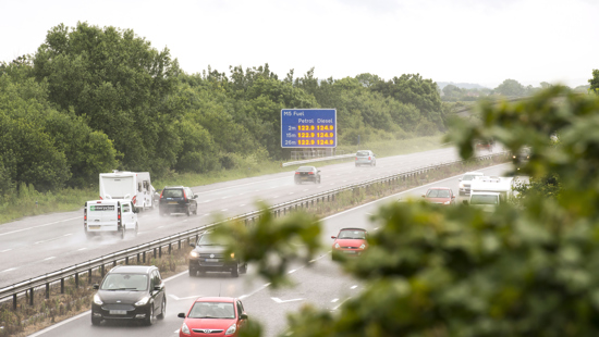 Heavy rain, aquaplaning and flooding: Advice for motorists this autumn and winter