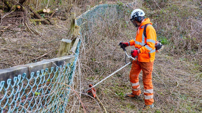 Skills card and registration requirements for suppliers